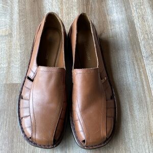 Naturalizer women’s leather shoes 6.5
